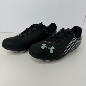 Under Armour Black Silver Match Control Youth Size 5Y Low Top Cleats